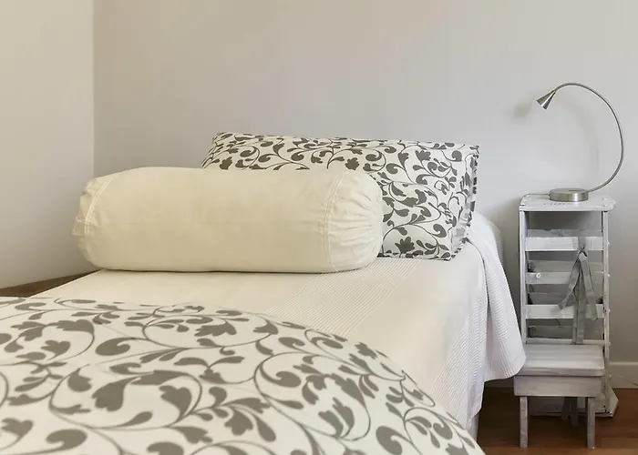 Maru Shelter Bed & Breakfast